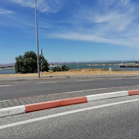Quinta Da Trindade One River Seixal 塞沙尔